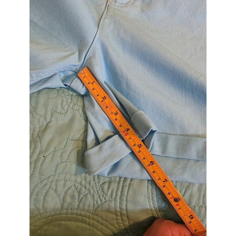 Lee Women's Size 22 Blue M Mid Rise Soft‎ Comfort Waistband Stretch Shorts